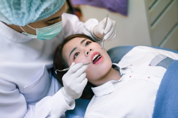 How General Dentists Detect And Treat Common Dental Problems